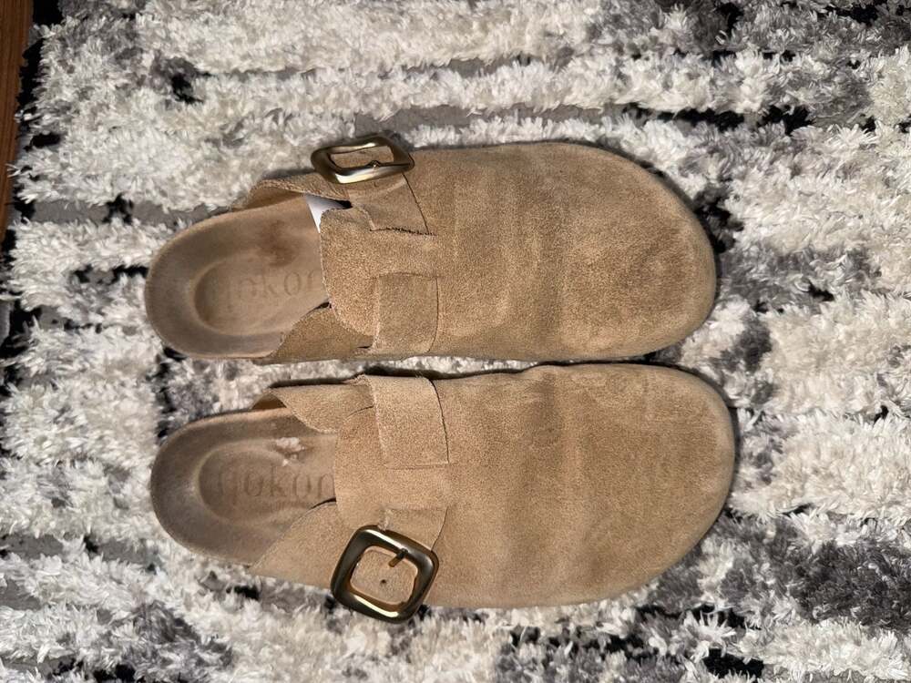 Yokono Cloot ZUECO-650 Beige Suede Clogs for Women